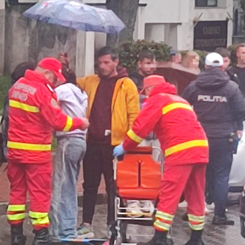 Jandarm în timpul liber intervine după accident rutier cu două fete lovite la Dorohoi