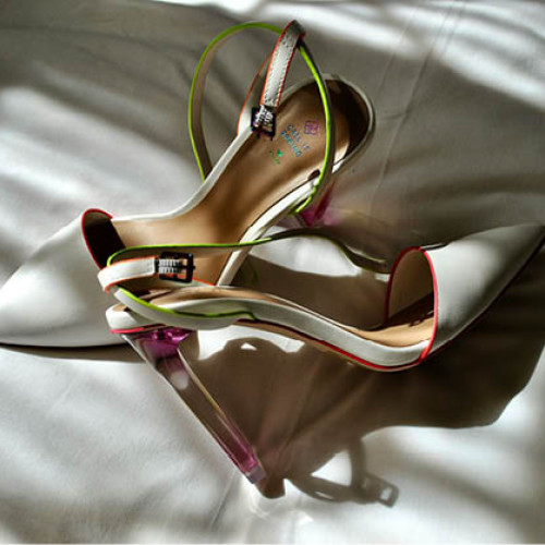 Transformările în moda pantofilor pentru dame reflectă personalitatea și stilul