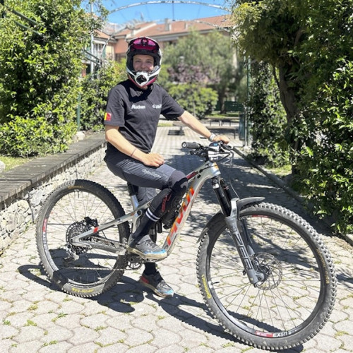 Luana Cherecheș promite performanțe noi în ciclismul montan sibian