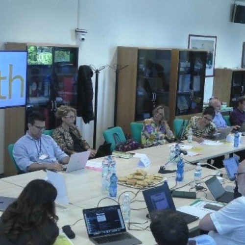 Freedom House România lansează platformă AI pentru combaterea dezinformării în presă