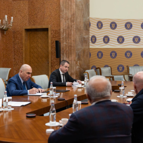 Ilie Bolojan discută măsuri împotriva pestei porcine africane cu producători de carne de porc