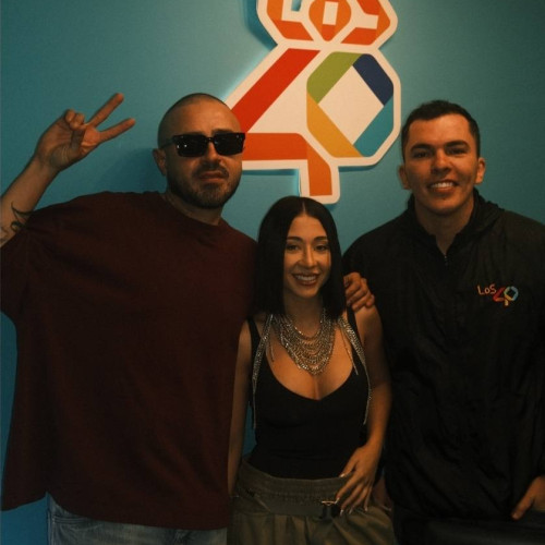 Nicole Cherry cucerește scena muzicală din Medellín cu piese în spaniolă