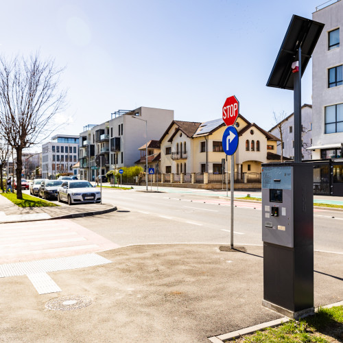 Primăria Sibiu a anulat achiziția pentru automate de parcare ce extindeau sistemul în 77 de străzi