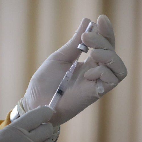 Vaccinarea gratuită anti-HPV, extinsă până la 26 de ani din octombrie