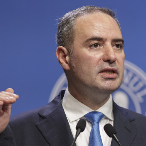 Guvernul adoptă rectificarea bugetară pe 2025 cu un deficit de 8,4%