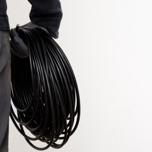 Doi români condamnați în Franța pentru furt de cupru și tăinuire de metale