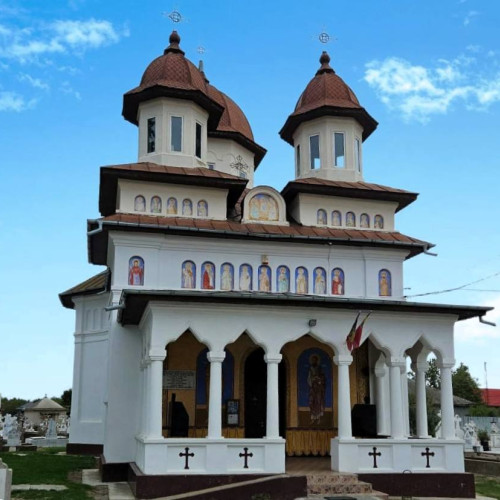 Parohia Ghergani organizează licitație pentru restaurarea bisericii „Sfânta Treime”