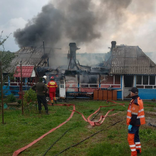 O bătrână de 97 de ani a murit într-un incendiu în satul Popeni, județul Botoșani