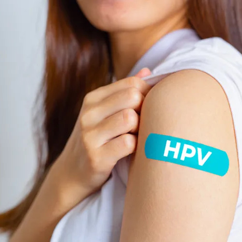 Prefectura Cluj încurajează vaccnarea gratuită anti-HPV pentru tinerii între 11 și 26 de ani