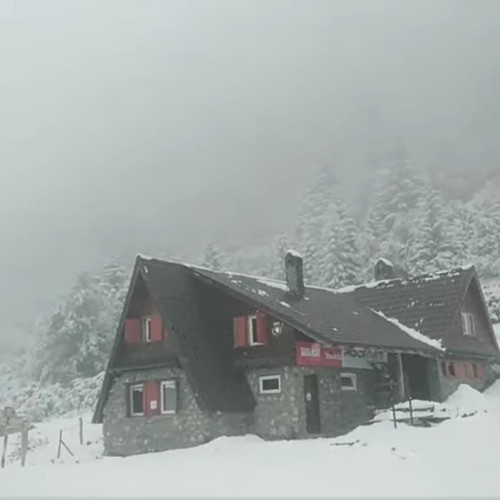 Iarna își face simțită prezența în zona montană din Brașov