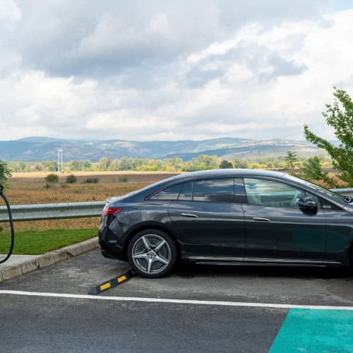 Au fost deschise noi stații de încărcare pentru mașini electrice pe Autostrada A1