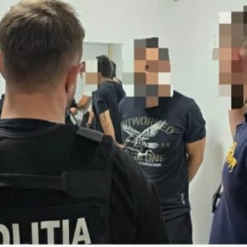 Proprietarii unei case sparte la Sântana mulțumesc poliției pentru recuperarea bunurilor