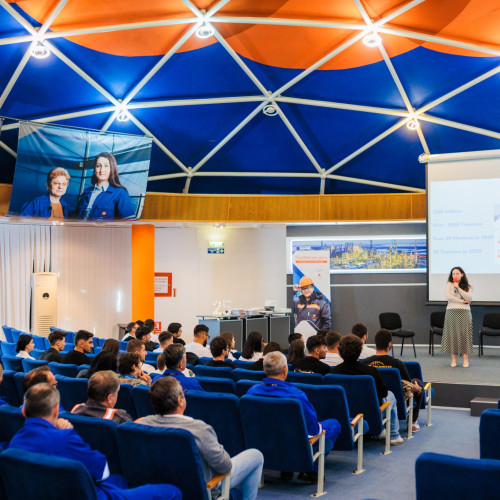 Tinerii profesioniști din programul Trainee KMG International și-au pus în practică cunoștințele la rafinăriile Petromidia și Vega