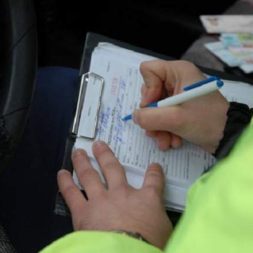 Un tânăr de 18 ani prins conducând fără permis în Mireșu Mare