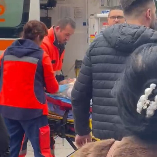 Mașină de poliție lovită în misiune după două accidente în lanț la Suceava