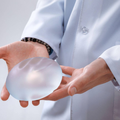 Coreea de Nord pedepsește femeile care apelează la operații estetice clandestine