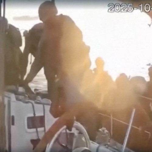 Forțele israeliene rețin o flotilă cu ajutoare umanitare și activiști, inclusiv Greta Thunberg