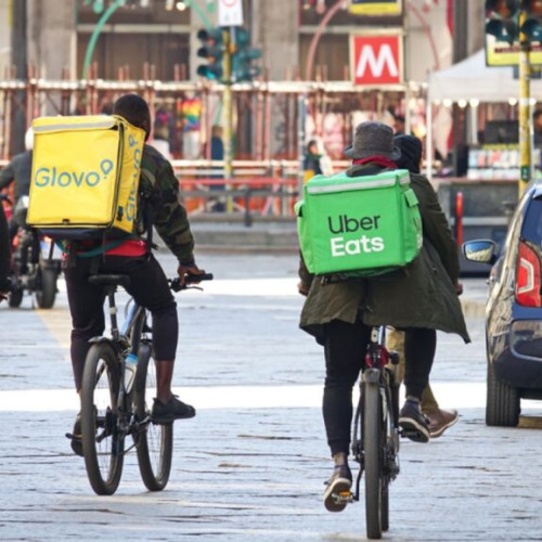 Tot mai mulţi străini cu permise de şedere valabile în judeţul Iaşi