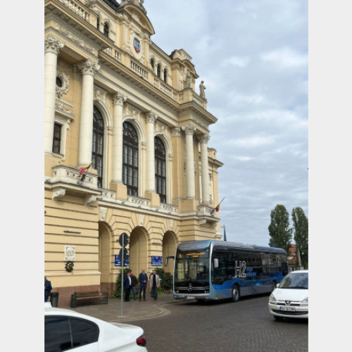 Autobuz cu hidrogen și baterii electric prezentat în premieră la Oradea