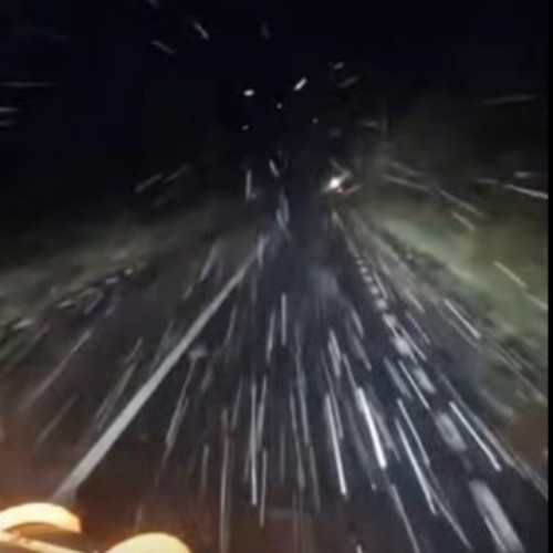 Lapoviță și ninsoare afectează mai multe drumuri în zona montană a județului Brașov