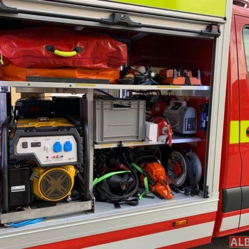 Accident rutier cu o persoană încarcerată la intrarea în Cugir