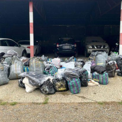 Haine de lux în valoare de peste 31.000 de lei confiscate la granița din Botoșani