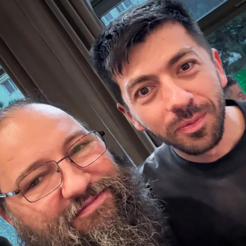 Preotul Dan Damaschin îl laudă pe Mircea Bravo pentru aducerea bucuriei în Iași