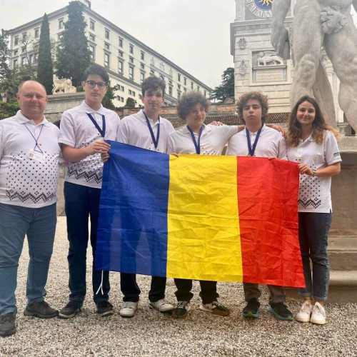 România a câștigat patru medalii la Olimpiada Balcanică de Informatică pentru Seniori din Italia