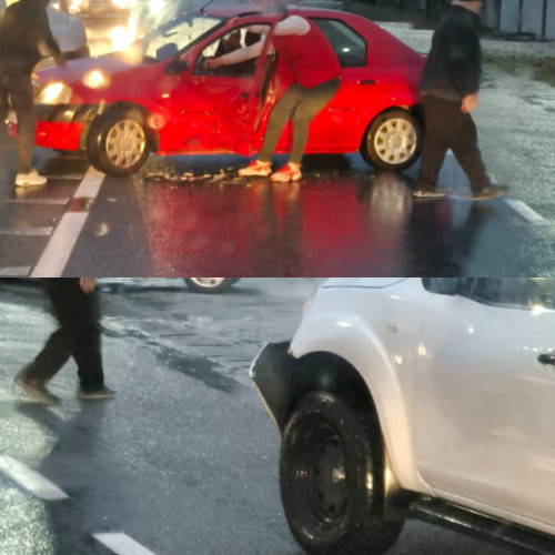 Accident rutier în fața primăriei din Drăguțești