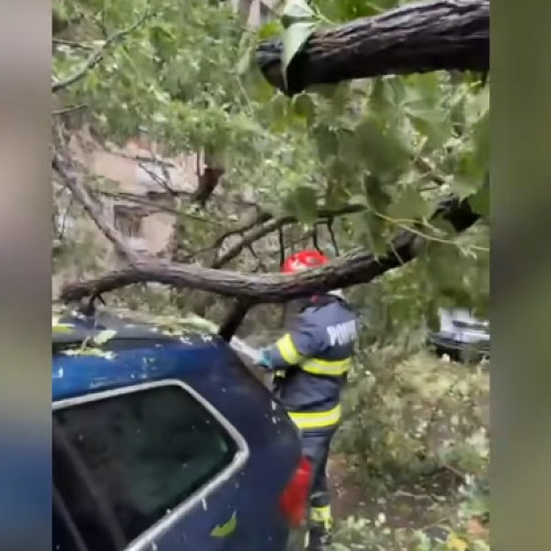 Fenomen hidrometeorologic afectează București și 27 de localități din șapte județe