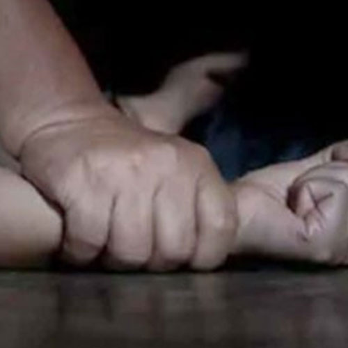 Un tânăr de 22 de ani, reținut pentru agresiune sexuală asupra unei minore la o petrecere