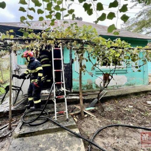 O bătrână a murit într-un incendiu izbucnit după ce a lăsat aragazul nesupravegheat
