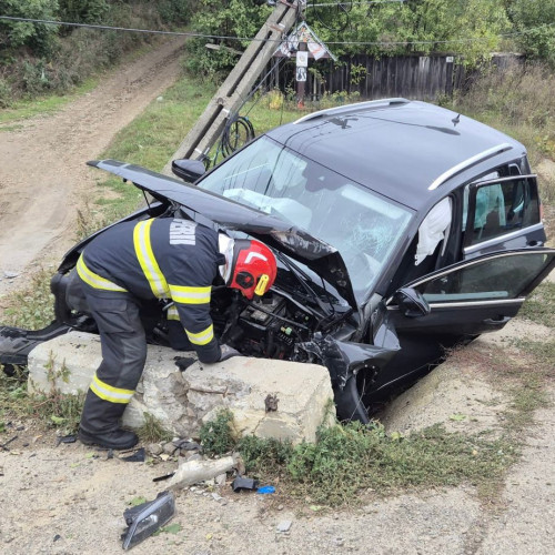 Bărbat de 46 de ani rănit după ce a rupt un stâlp și a lovit un cap de pod la Buda