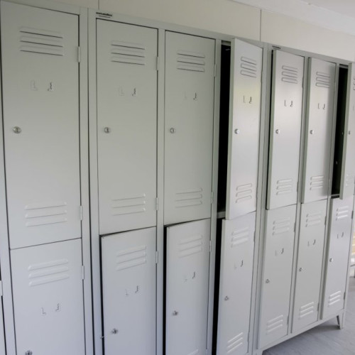 Studenți UMF Iași reclamă furturi în vestiarul de la Spitalul de Neurochirurgie