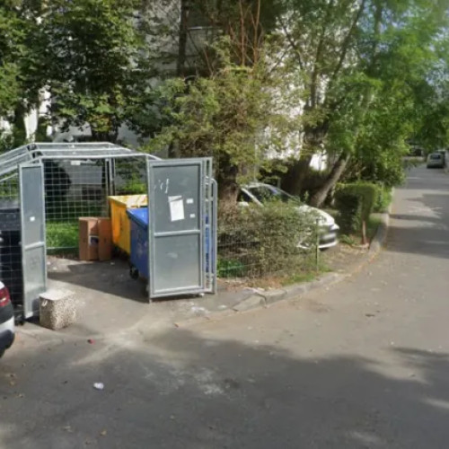 Locuitorii de pe Aleea Rășinari cer măsuri după blocarea accesului pentru ambulanțe