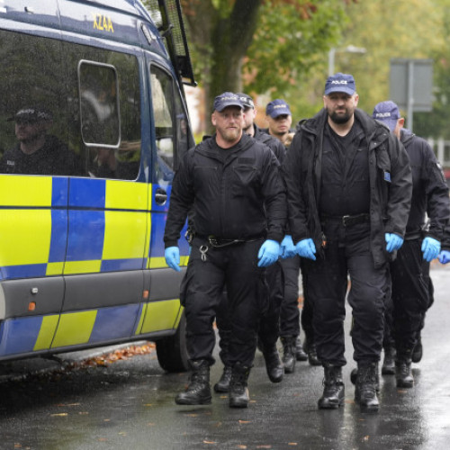 Un bărbat a fost împuşcat din greşeală de poliţie în atacul de la sinagoga din Manchester