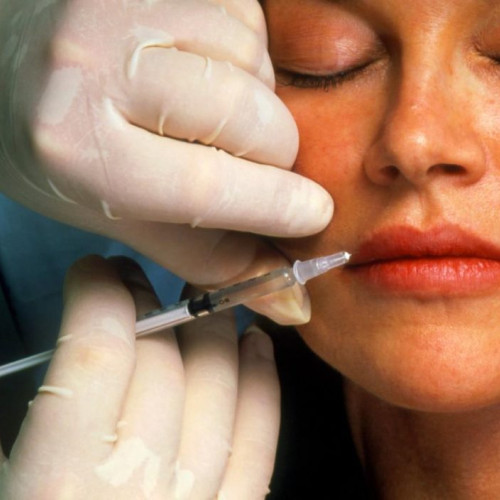 Femeie reținută în Timiș pentru fals în medicină estetică