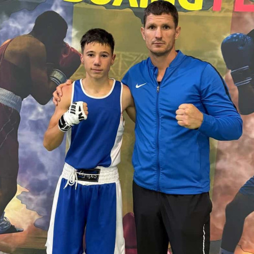 Aurelian David Popescu, campion național la cadeți în box, pentru Alba Iulia