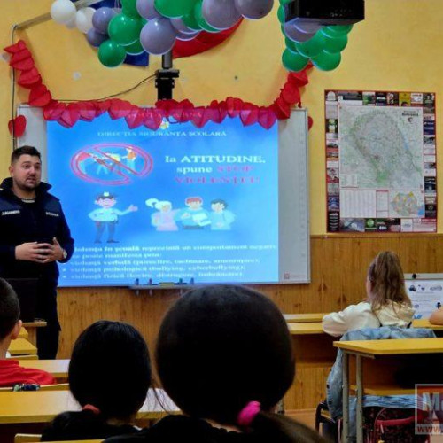 Jandarmii botoșăneni desfășoară activități educative în școli pentru prevenirea faptelor antisociale