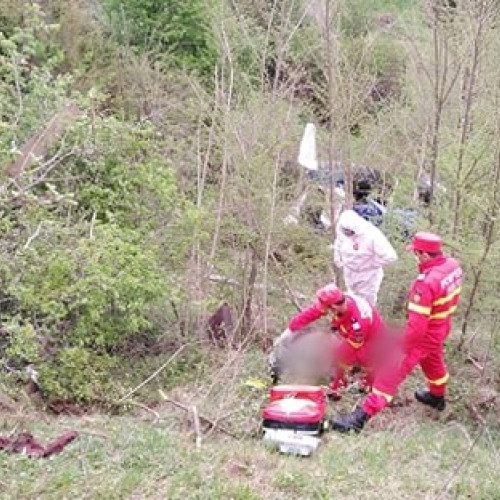 Bărbat găsit mort în pădure, cu artera femurală secționată în urma unui accident
