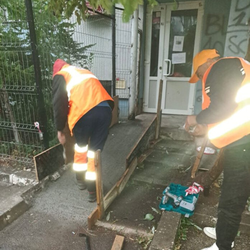 S-a finalizat o nouă rampă pentru persoane cu dizabilități pe Aleea Stogu în Sectorul 5