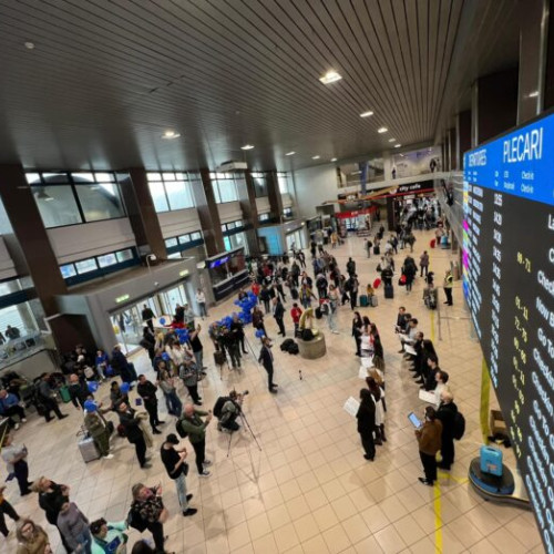 Două zboruri redirecționate de la Otopeni din cauza furtunii