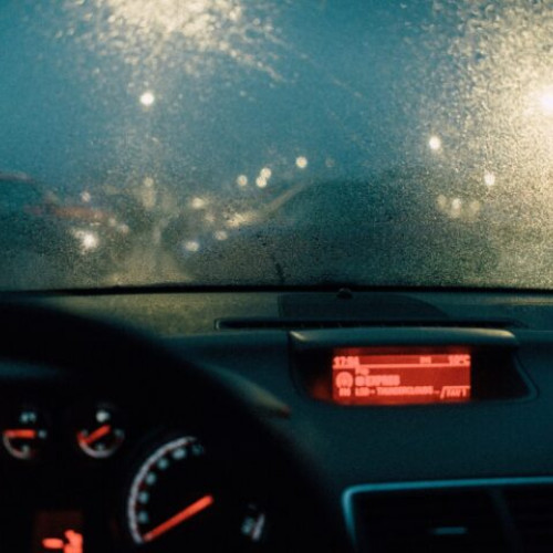 Cod portocaliu de ploi torențiale în localități de pe litoral până la miezul nopții