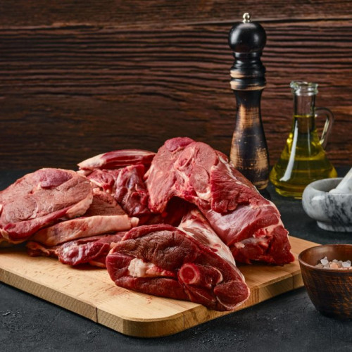 Studiu recomandă reducerea consumului de carne pentru prevenirea a 15 milioane de decese anuale