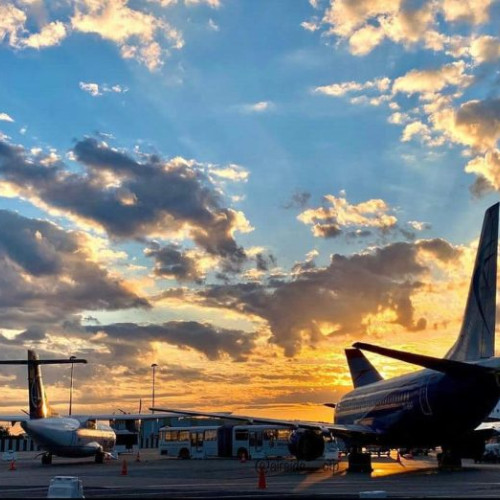 Două curse redirecţionate de la Henri Coandă din cauza furtunii din Bucureşti