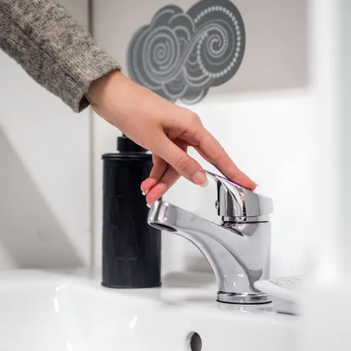 Clujenii de pe mai multe străzi rămân fără apă din cauza unei avarii