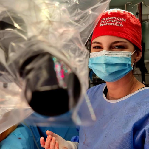 Prima intervenție microchirurgicală reconstructivă la spitalul din Bistrița-Năsăud