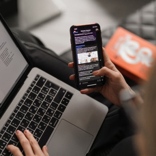 Poliția avertizează asupra metodelor de fraudă online prin apeluri cu identitate falsificată