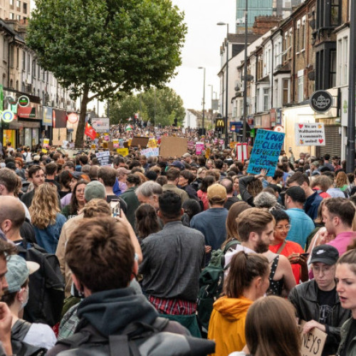 442 de persoane arestate la protestele în sprijinul grupului interzis Palestine Action