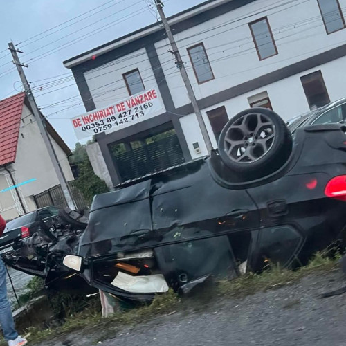 Accident rutier în Livezile: șoferiță prinsă cu alcool în sânge după răsturnare
